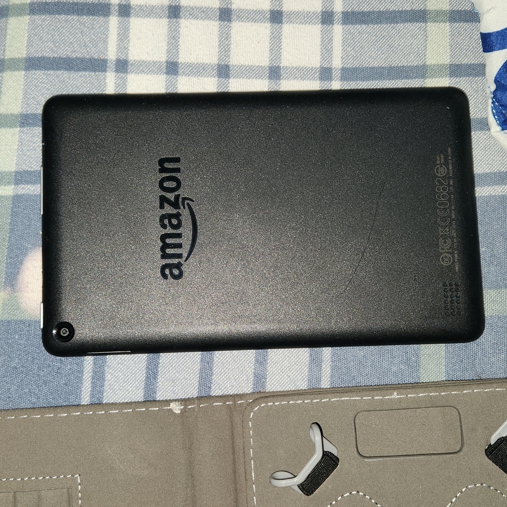 Amazon Fire Gen 5 Tablet - Picture 3 of 5